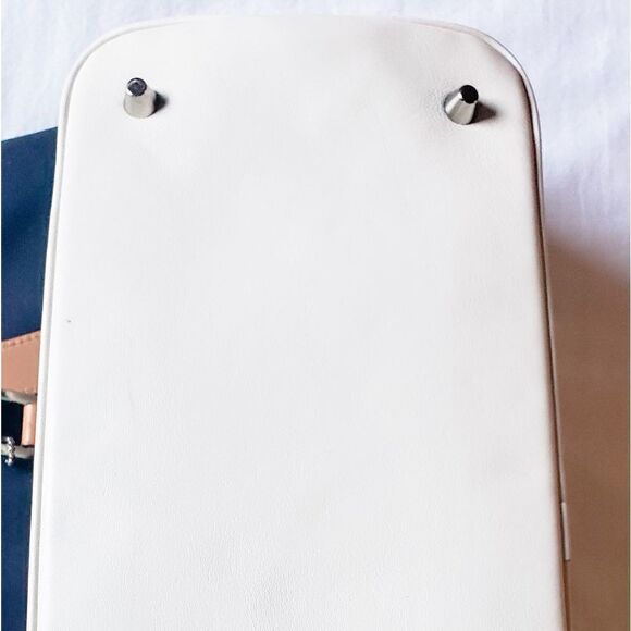 Coach Tote Bag - Picture 14 of 15